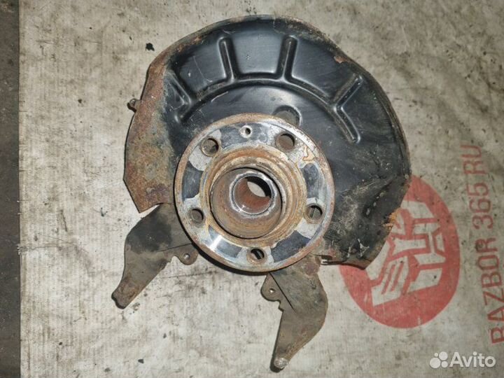 Кулак передний правый Volkswagen Polo 5 сbz 2012