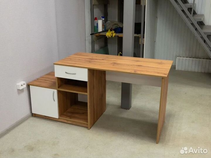 Под заказ Стол с брифингом / брифом Гико Оникс