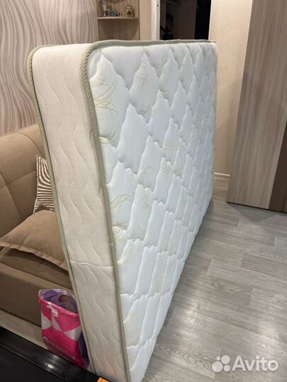 Матрас 140х200 бу