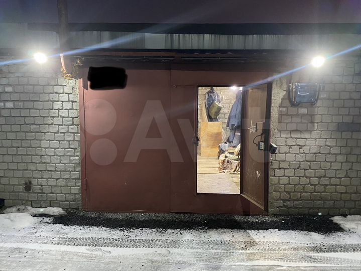 Гараж, > 30 м²