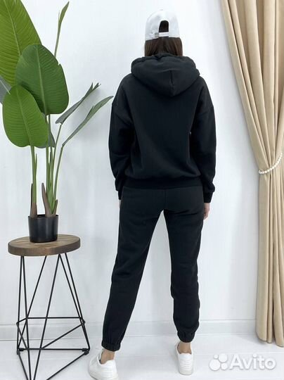 Утепленный женский костюм Max Mara