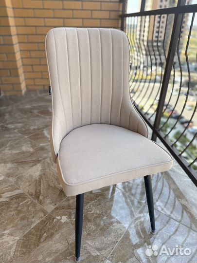 Стулья кухонные новые бежевые