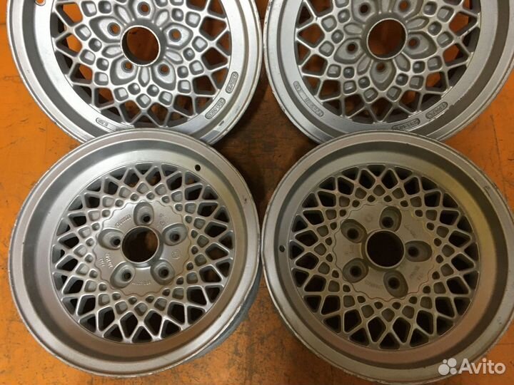 Есть трещина. 2 шт. Диски Fondmetal 15 5х112 DIA 6