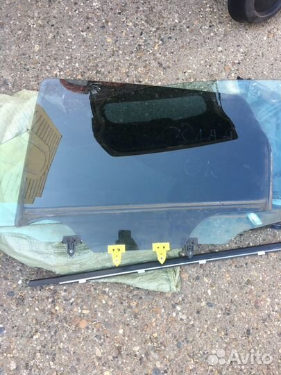 Стекло левой двери кашкай J10