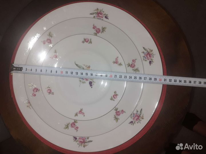 Часть столового сервиза