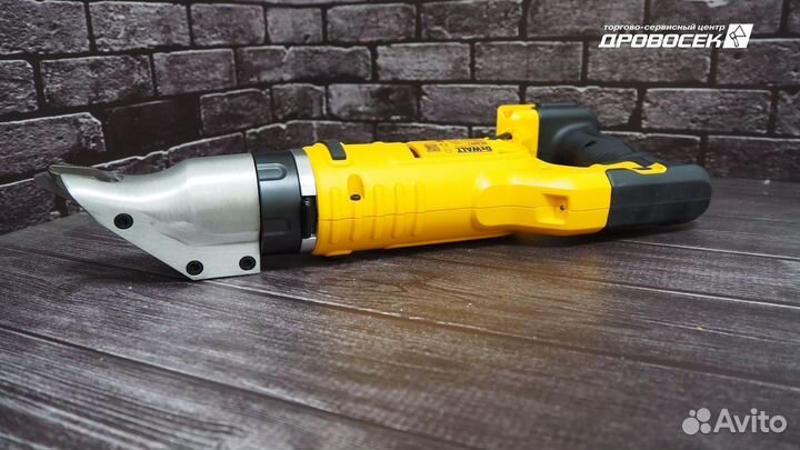 Аккумуляторные ножницы по металлу DeWalt DCS491NT