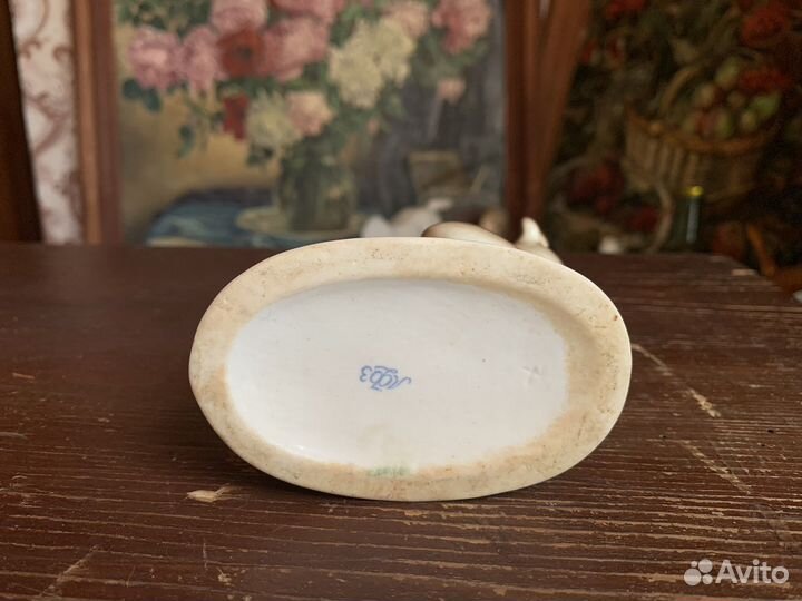 Статуэтка лфз «Медвежонок присевший»