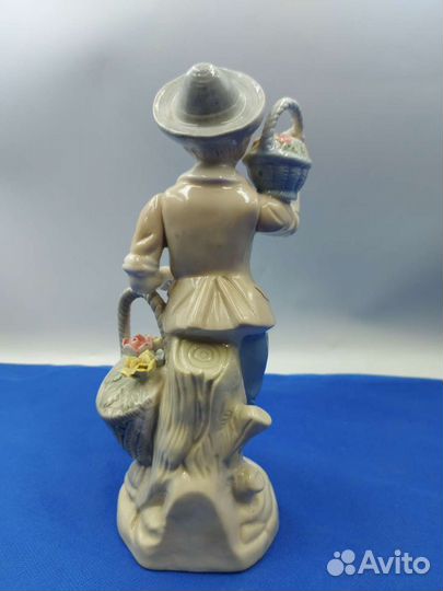 Винтажная статуэтка 