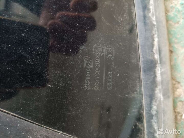 Задние стекло ваз 2114 бу