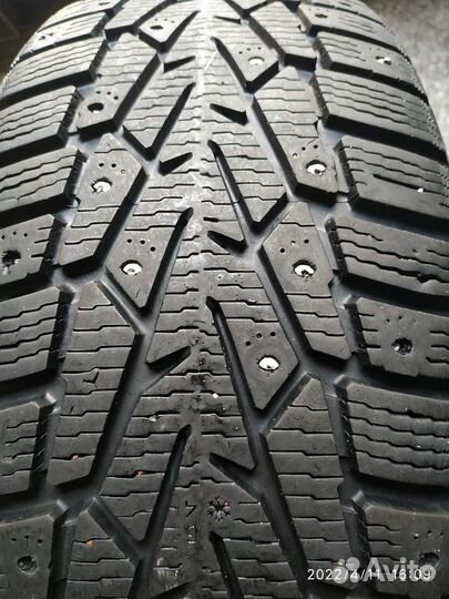 Nokian Tyres Hakkapeliitta 7 215/65 R16