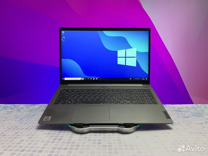 Стильный и легкий ультрабук Lenovo / Intel / SSD