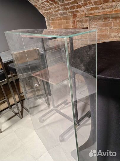 Стеклянная витрина бу