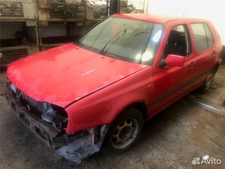 Разбор на запчасти Volkswagen Golf 3