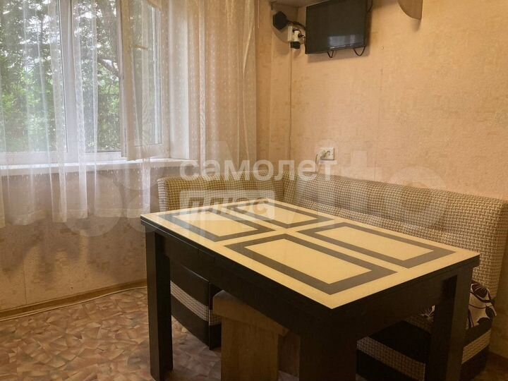 2-к. квартира, 52 м², 1/9 эт.