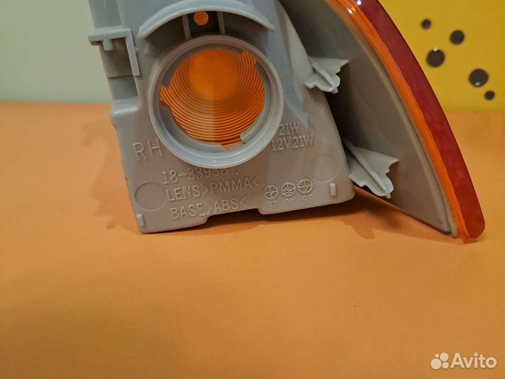 Фонарь указателя поворота Правый Fiat Punto (1993