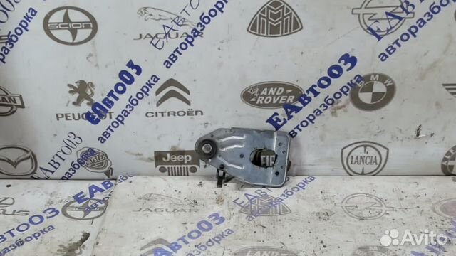 Кронштейн двиг. стеклоочистителя Audi A6 C6,4F 200