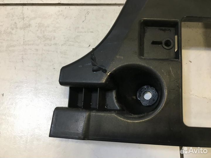 Кронштейн заднего бампера правый Audi A6 C7 4G5