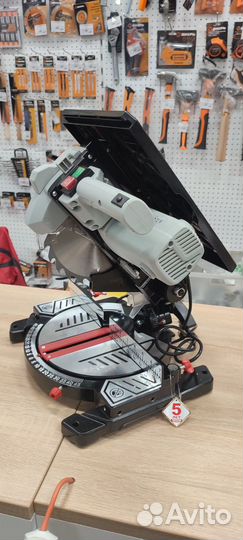 Торцовочная комбинированная пила Ресанта тп-210К