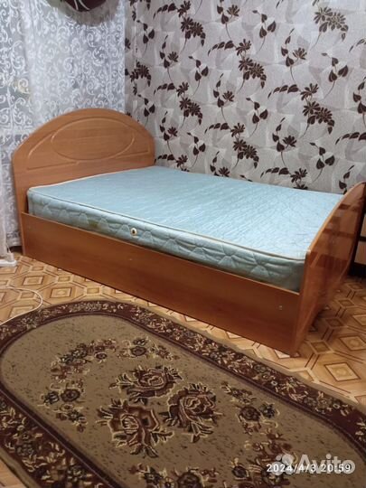 Кровать двухспальная