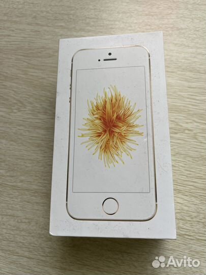 iPhone SE, 32 ГБ