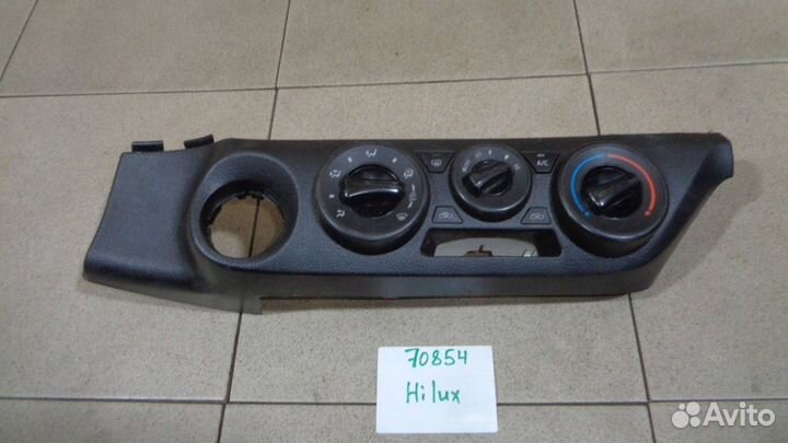 Блок управления отопителем Toyota Hilux 8