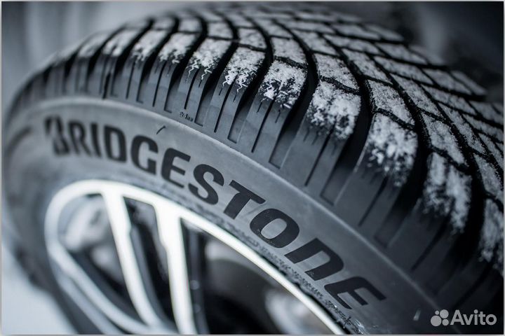 Bridgestone Blizzak LM-005 235/45 R17 97V