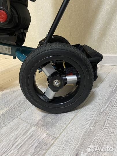 Трехколесный велосипед с родительской ручкой