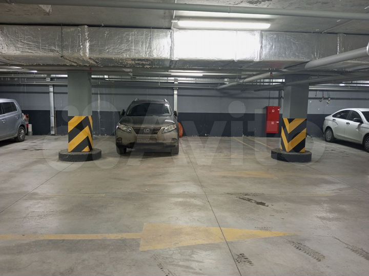 Машиноместо, 13 м²