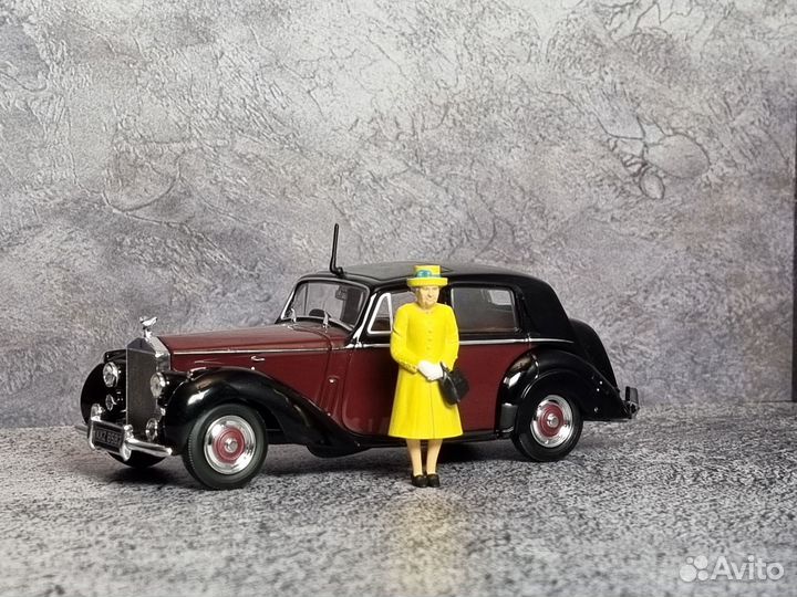 Фигурка ’Королева Англии Елизавета II’ 1/43