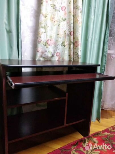 Стол под компьютер