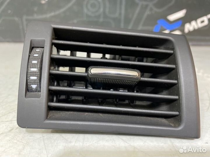 Воздуховод передний правый Audi A4 B6 ASN 2004