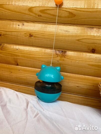 Игрушка кормушка для кота