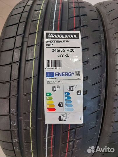 Bridgestone Potenza S007 245/35 R20 и 275/30 R20