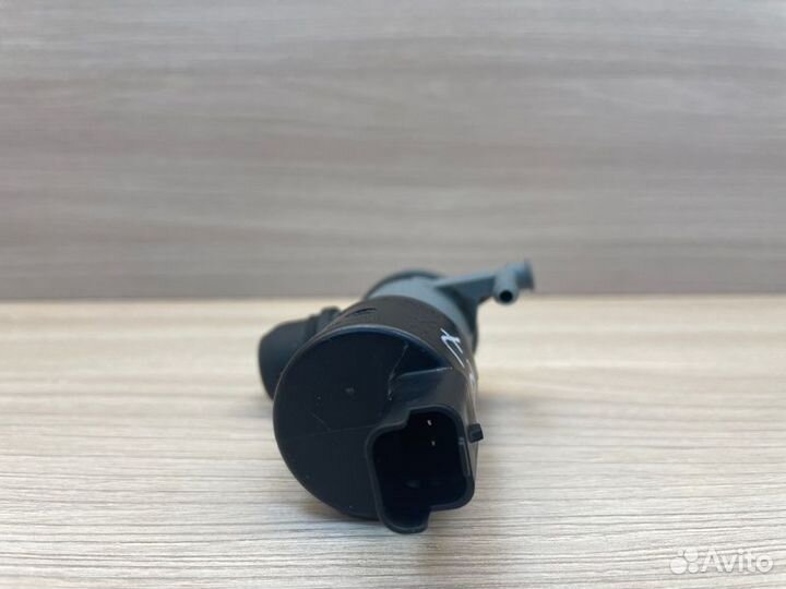 Насос стеклоомывателя Renault Logan