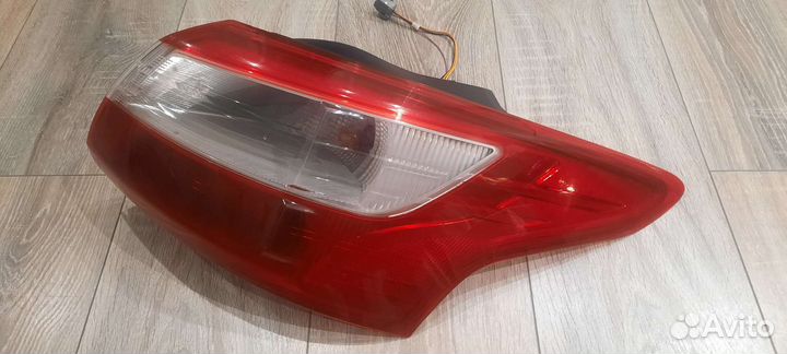 Фонарь задний правый ford focus 3 седан дорестайл