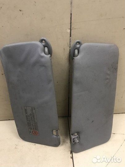 Козырек солнцезащитный комплект Toyota RAV4