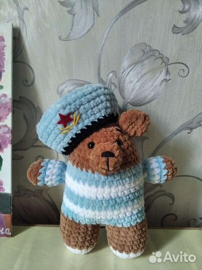 Вязаный плюшевый мишка десантник вдв