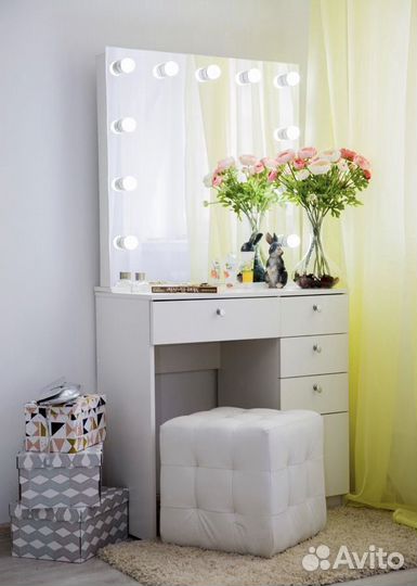 Туалетный столик/Гримерный стол