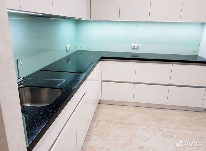 Кухонный гарнитур угловой в потолок на заказ