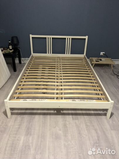 Кровать двухспальная IKEA 140 200