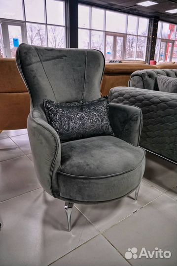 Диван с креслами versace