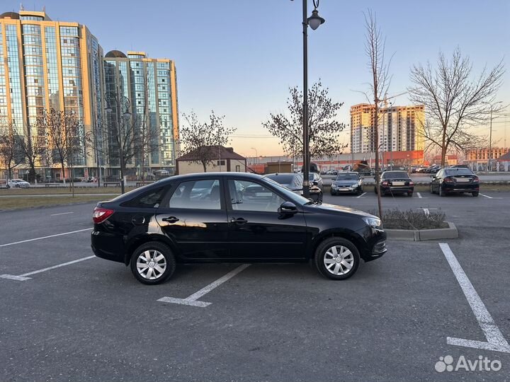 LADA Granta 1.6 МТ, 2023, 870 км