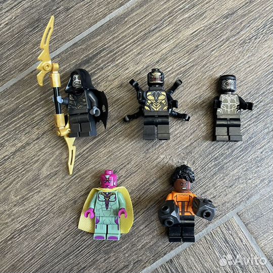 Lego 76103 Corvus Glaive Thresher Attack