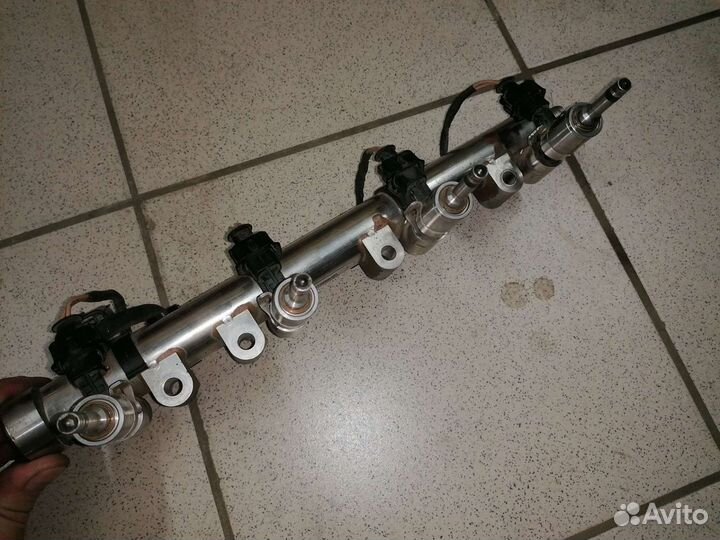 Opel Insignia 2.0 Рампа топливная форсунка