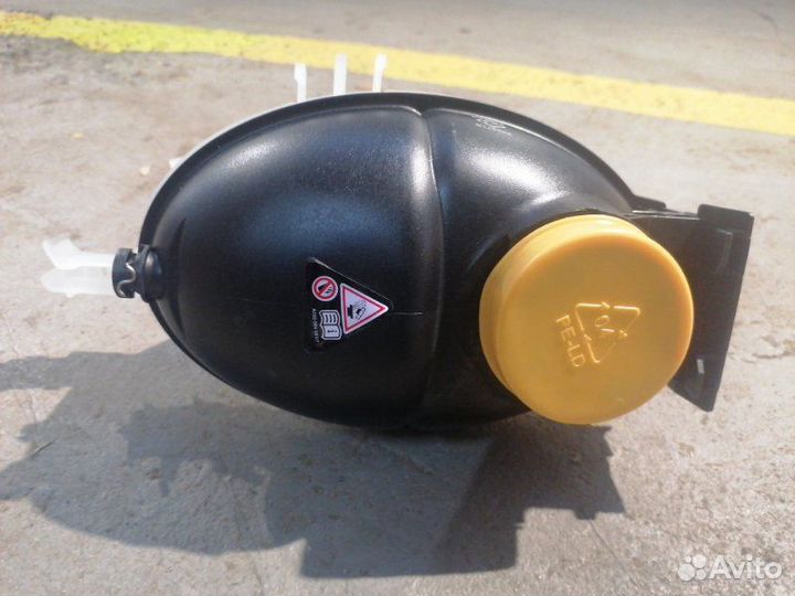 Бачок расширительный Mercedes Benz C-Class W204