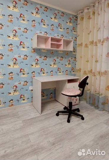 Стол письменный Малибу