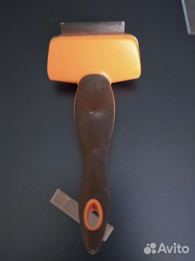 Расческа для вычёсывания кошек, собак