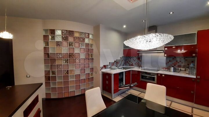 2-к. квартира, 71 м², 10/13 эт.