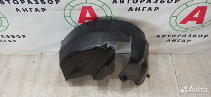 Подкрылок задний правый Nissan Note E11 (1.4)