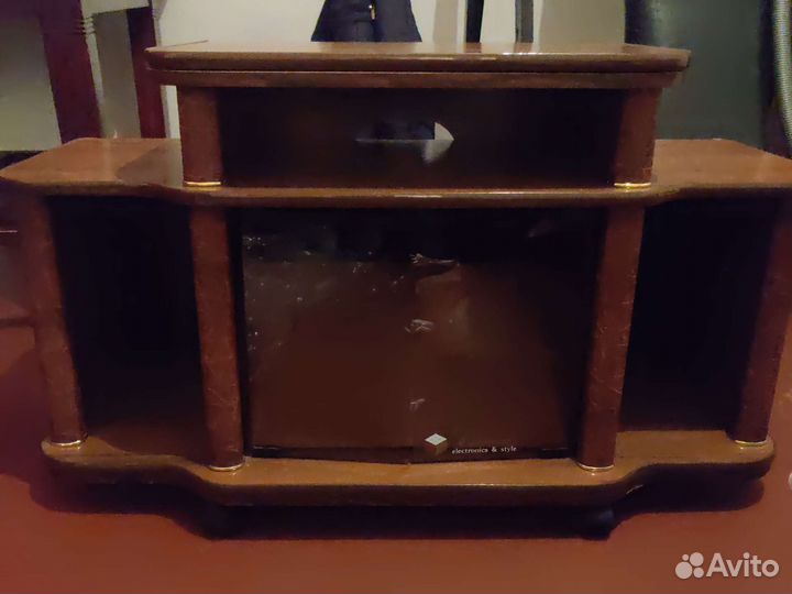 Тумба под телевизор